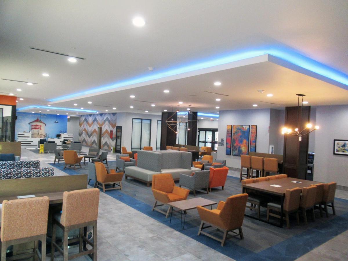 La Quinta Inn & Suites By Wyndham Dallas - Frisco Stadium Bagian luar foto