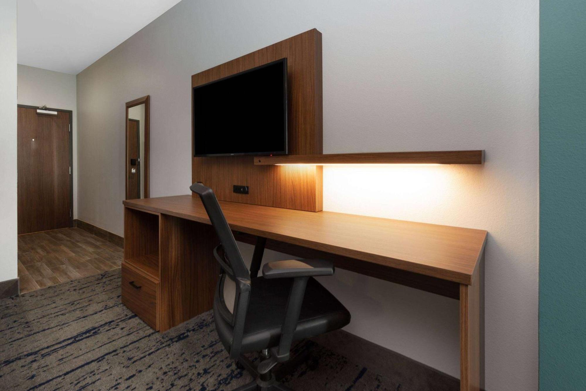 La Quinta Inn & Suites By Wyndham Dallas - Frisco Stadium Bagian luar foto