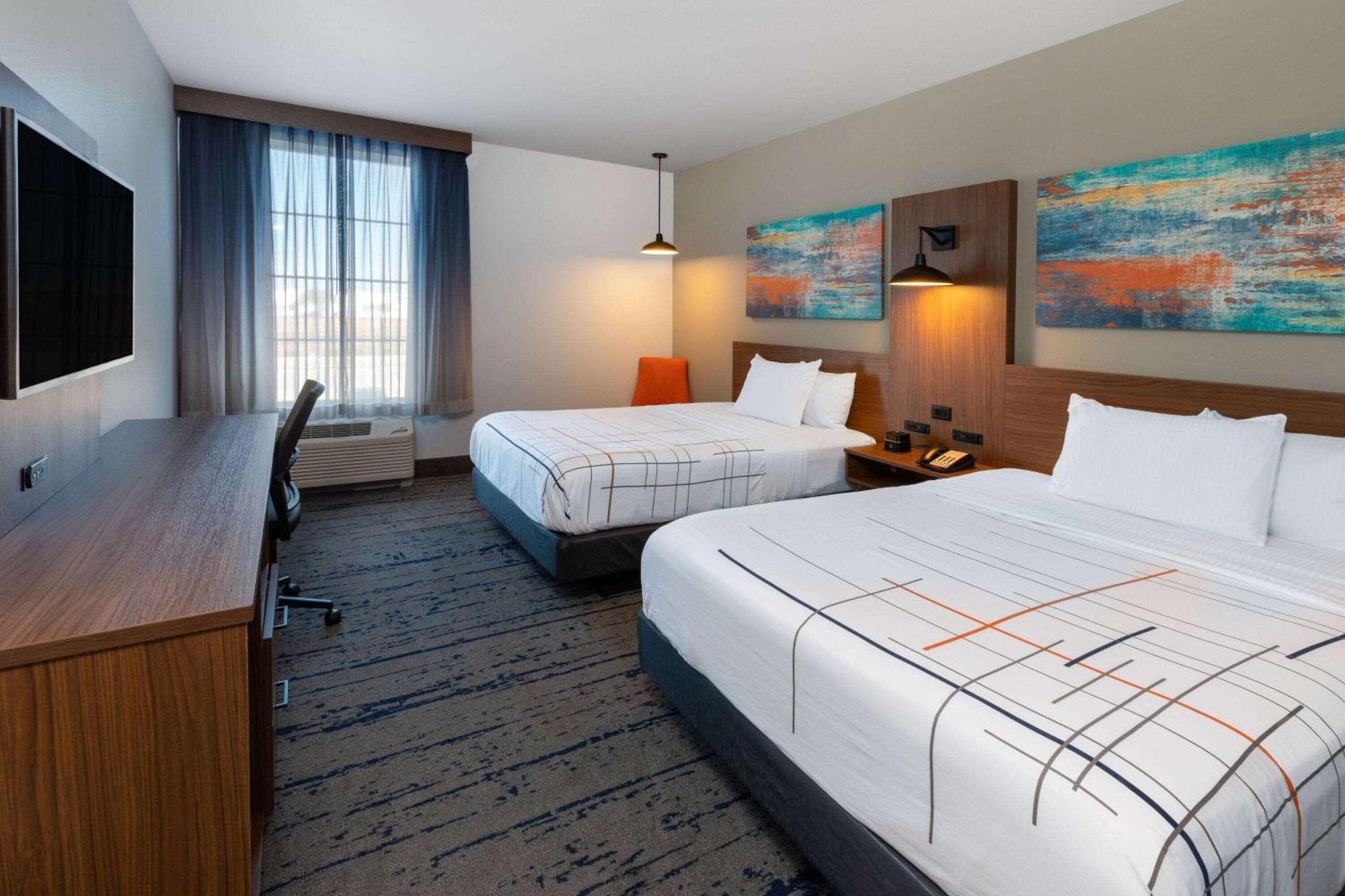 La Quinta Inn & Suites By Wyndham Dallas - Frisco Stadium Bagian luar foto